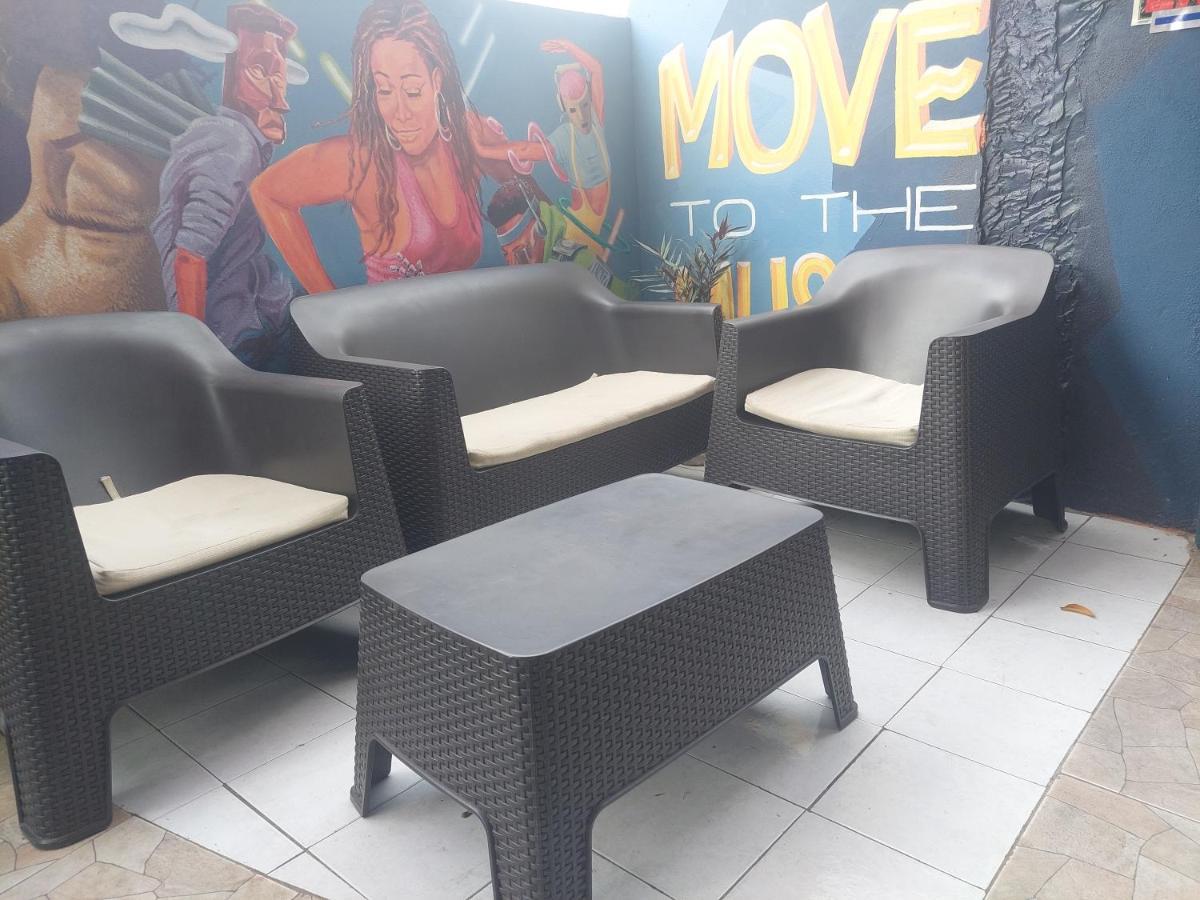 Dancehall Hostel Kingston Ngoại thất bức ảnh