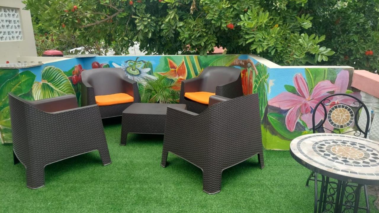 Dancehall Hostel Kingston Ngoại thất bức ảnh