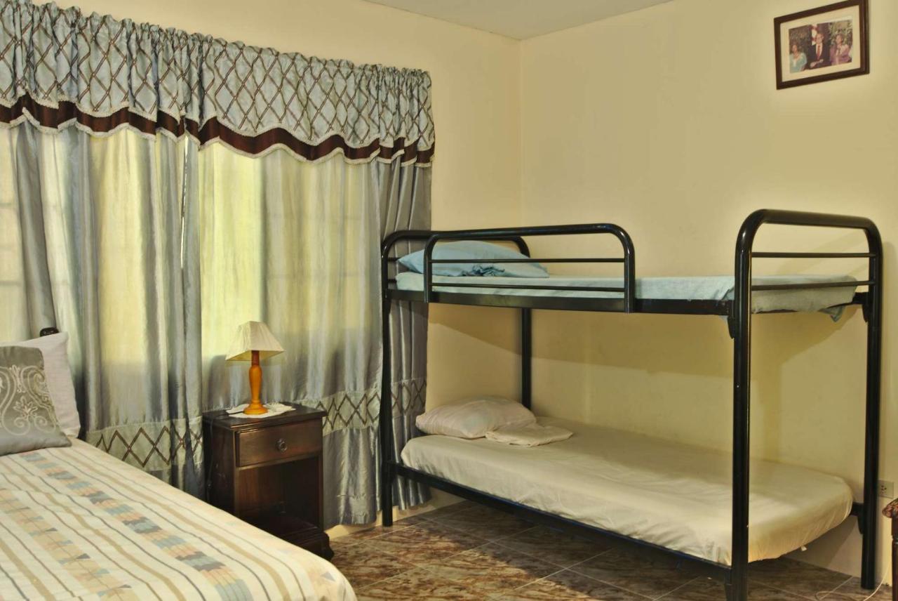 Dancehall Hostel Kingston Ngoại thất bức ảnh
