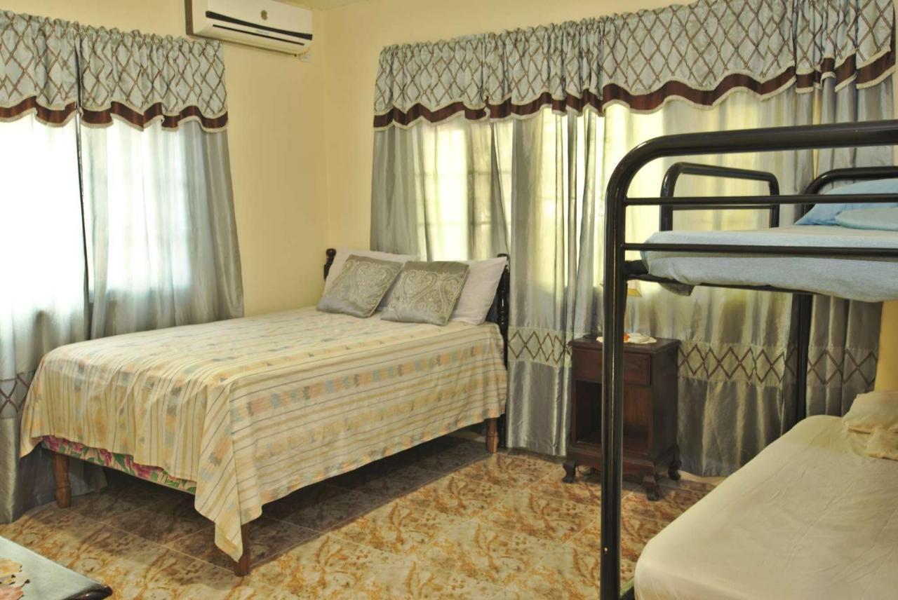 Dancehall Hostel Kingston Ngoại thất bức ảnh